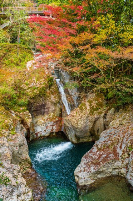 Relaxing in a hot spring after a beautiful hike? Yes, please!