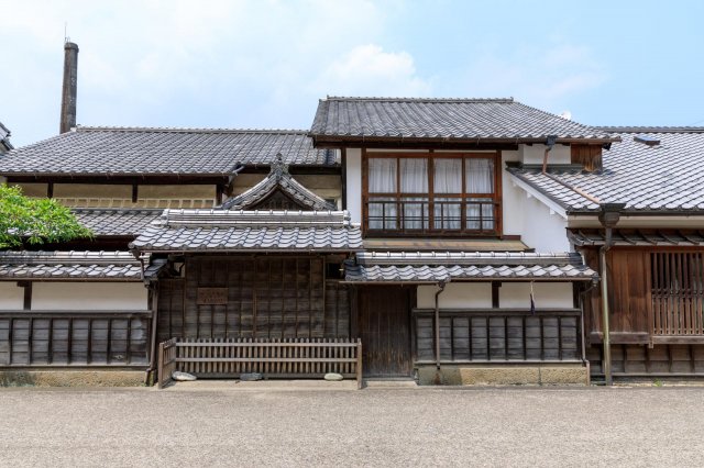 Sakawa: The retro town of sake and sakura
