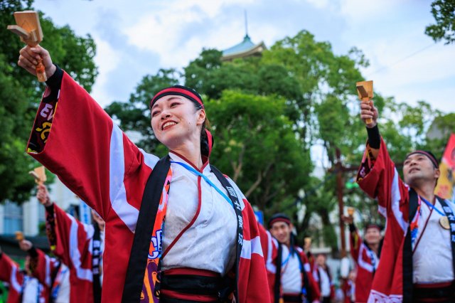 睽違3年舉辦!2022夜來祭鳴子舞蹈特別演舞、納涼花火大會|話題|VISIT KOCHI JAPAN