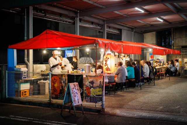 Nightlife and yummy gyoza dumplings in Kochi City