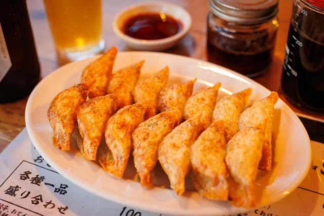Nightlife and yummy gyoza dumplings in Kochi City