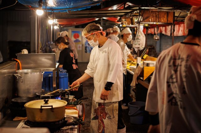 Nightlife and yummy gyoza dumplings in Kochi City