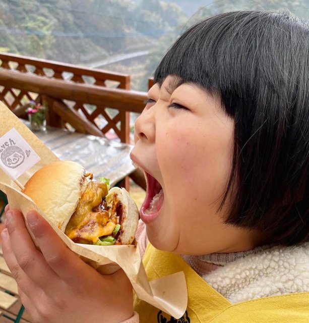 A treehouse cafe run by a 10-year-old? YEP