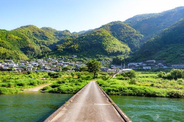 Fantasy views and ice cream on a perfect Niyodo River day