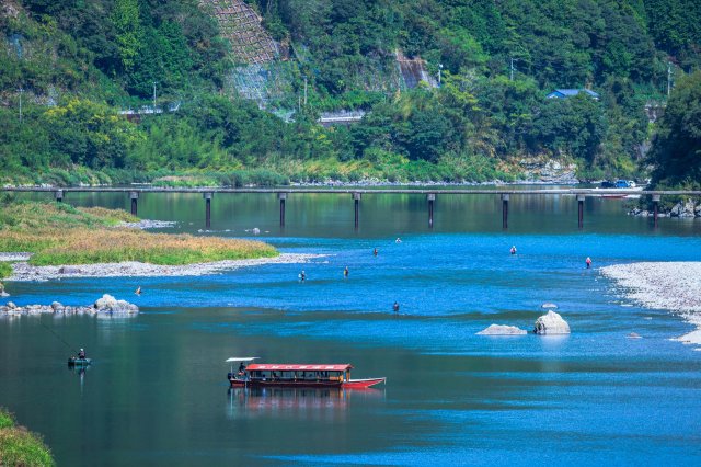 Let‘s Go高知直飛旅行特輯｜搭船親近奇蹟的清流－屋形船仁淀川