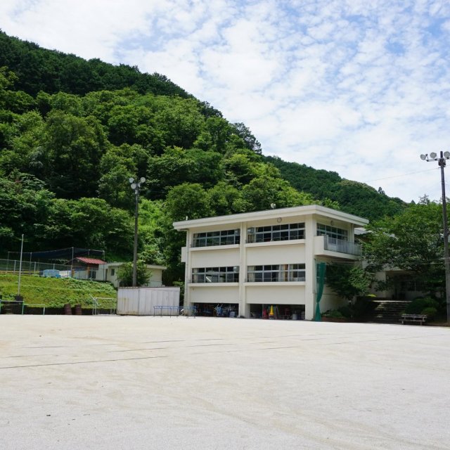日高村立能津小学