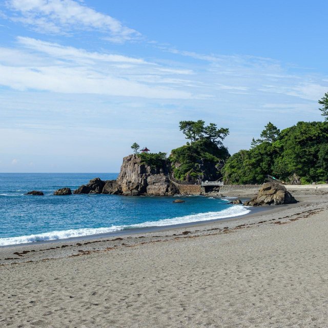 Katsurahama Beach