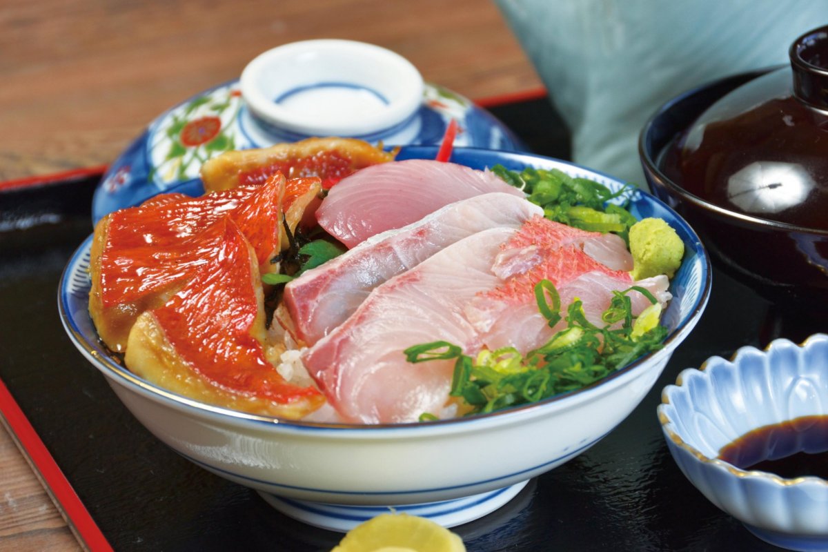 มากกว่าแค่ปลาโอ: อาหารทะเลของโคจิที่คุณต้องลอง