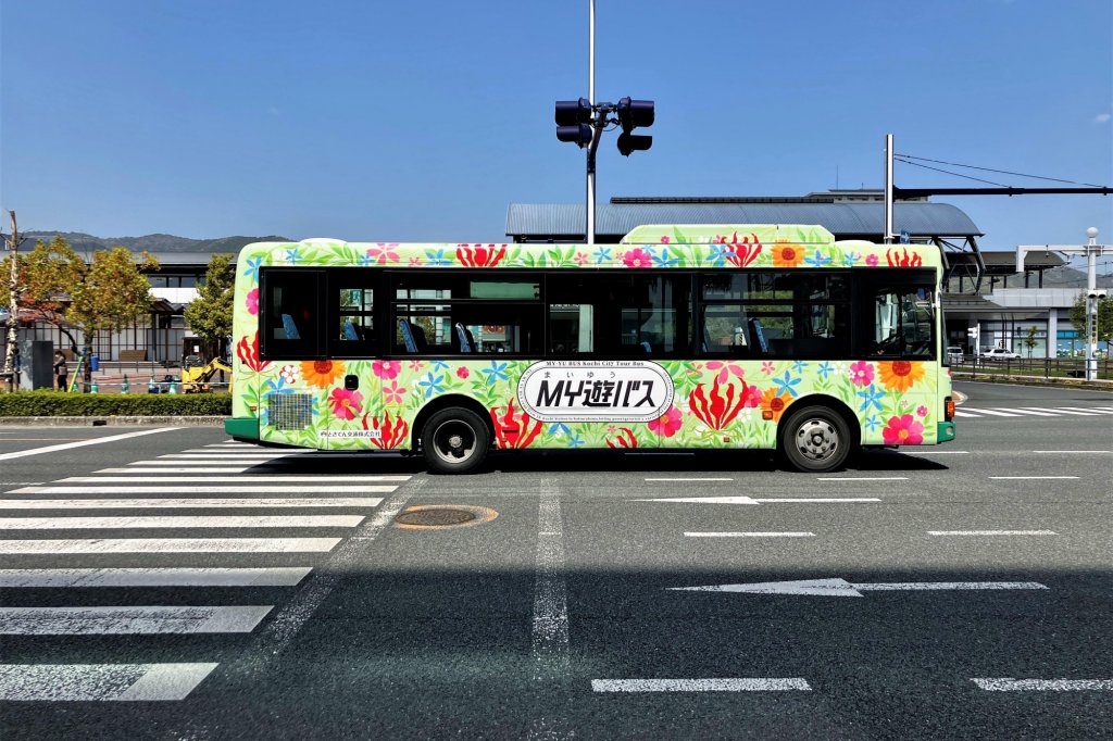 japan tourist bus